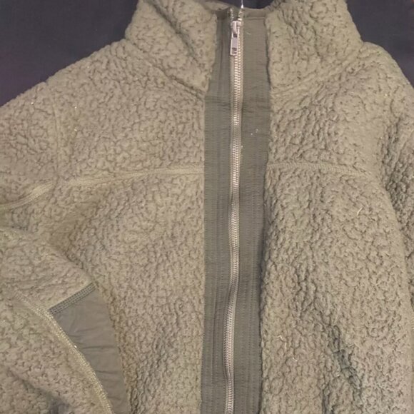 Abercrombie & Fitch Sweaters - ABERCROMBIE & FITCH Women’s SZ XL Soft A&F Olive Green Zip-Up Fleece Sherpa Jack
